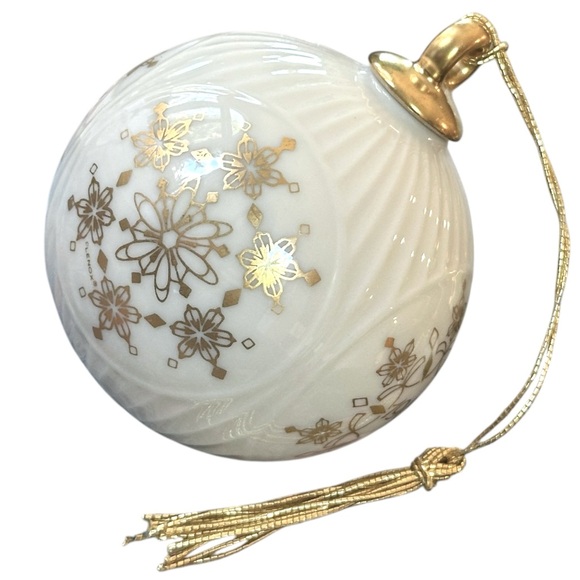 Vtg Lenox 1988 Annual Holiday Collection ‘Snowflake’ Porcelain Xmas Ornament - Picture 5 of 7